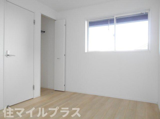 【洋室】 | 須賀川市日向町新築一戸建て3棟 | 落ち着いた色調の洋室です