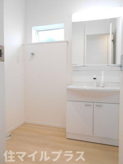【独立洗面台】 | 須賀川市日向町新築一戸建て3棟 | 独立洗面台で身支度をすべて済ませてしまいましょう