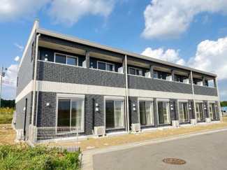 【外観】 | アジューレ | 外観写真（昼）