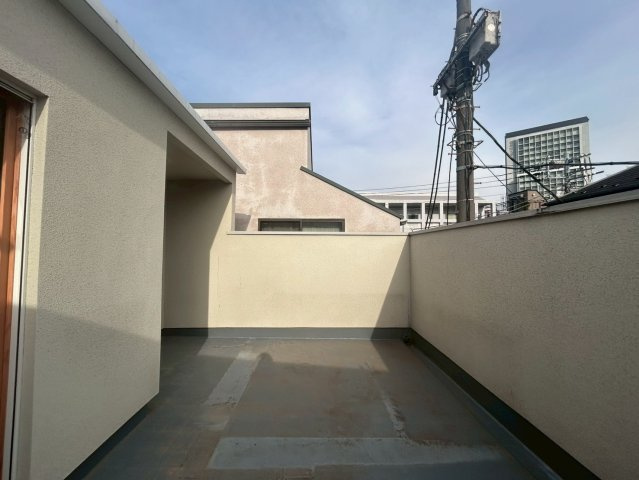 即内覧可！渋谷駅9分！築5年の築浅中古戸建！渋谷区東の玄関|2026.01.17撮影　モダンなデザインになっています