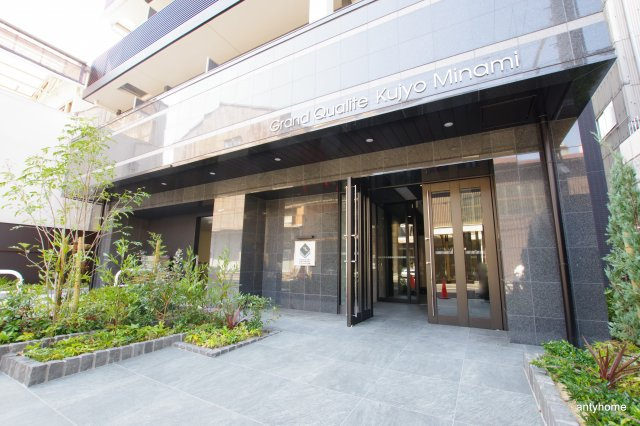 グランカリテ九条南 仲介手数料無料の玄関