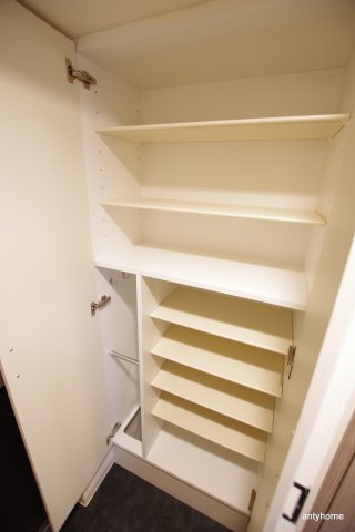 グランカリテ九条南 仲介手数料無料の収納