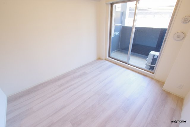 グランカリテ九条南 仲介手数料無料の居間・リビング