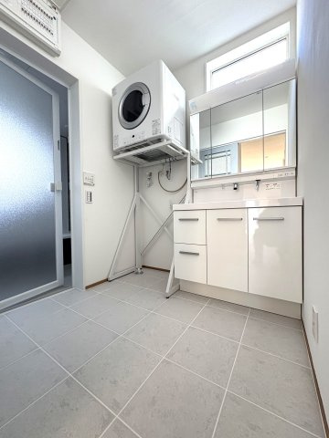 辻堂5丁目アドレスー「辻堂」駅徒歩16分、辻堂海水浴場徒歩14分の洗面所