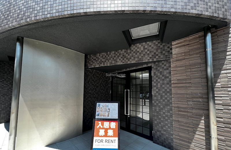 セレーノ新町の外観