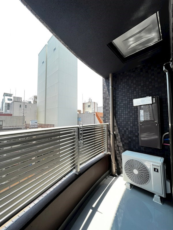 セレーノ新町のバルコニー