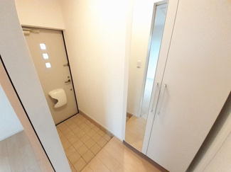 【玄関】 | クラールつくばⅡ | 明るい玄関です