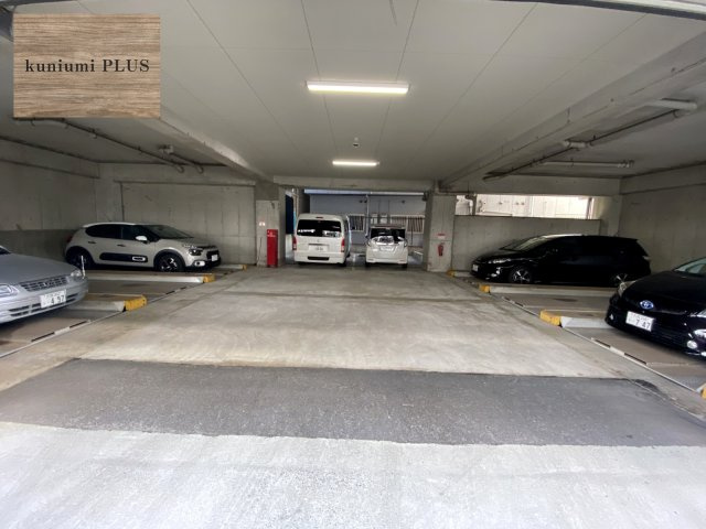 メロディハイム守口3番館の駐車場