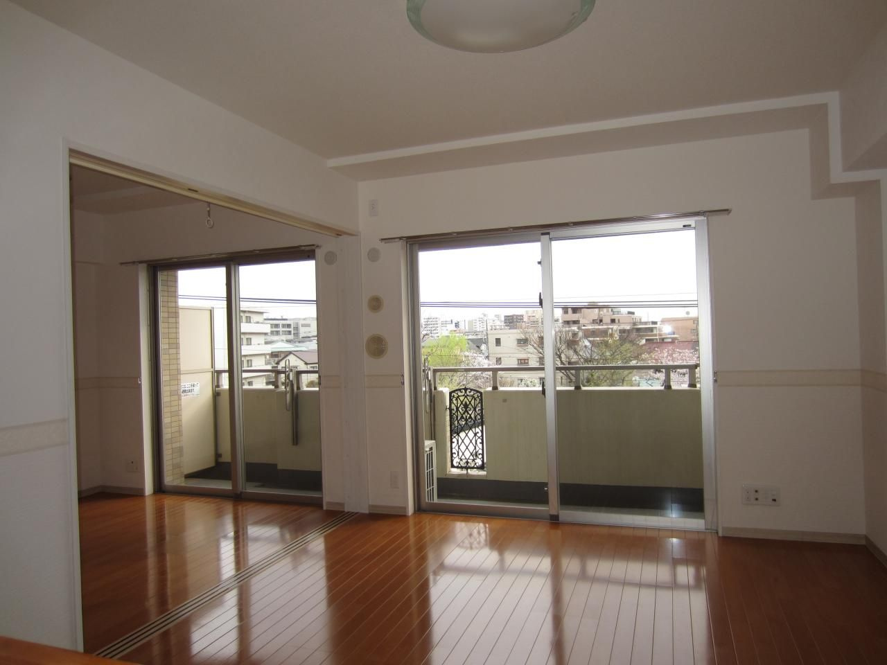 プログレスの居間・リビング