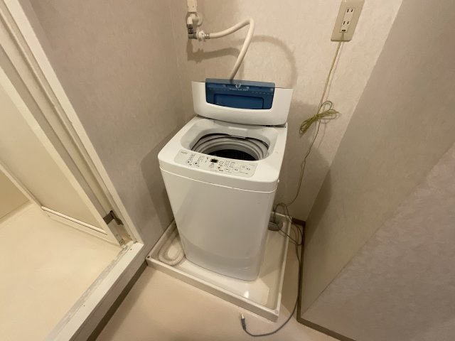 【洗面所】 | 三田カルチャータウン・リフォレＧ棟 | コンパクトで使いやすい洗面所
※家具は残置物です。