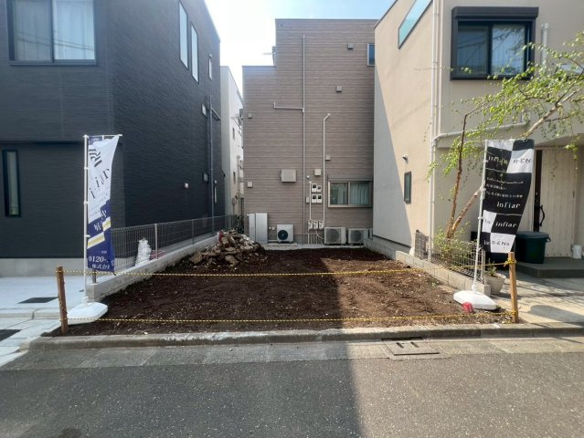 【外観】 | ～インフィーア Vol. 71　渋谷区幡ヶ谷３丁目　ブランド新築戸建て～ | 【建築中】インフィーアだからできるこだわりの仕様！