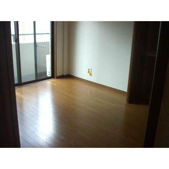 フローラ富士見台の居間・リビング