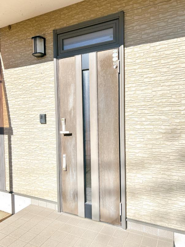 日立市東大沼町3丁目　中古戸建の玄関