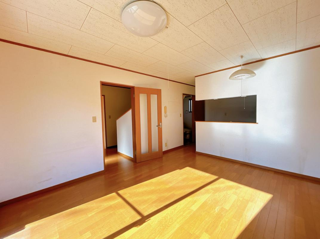 日立市東大沼町3丁目　中古戸建の居間・リビング