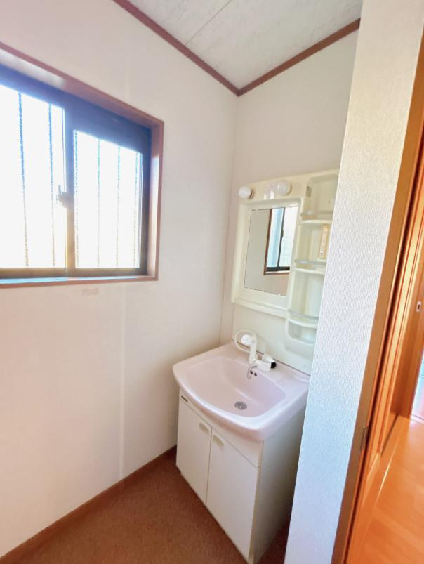 日立市東大沼町3丁目　中古戸建の独立洗面台