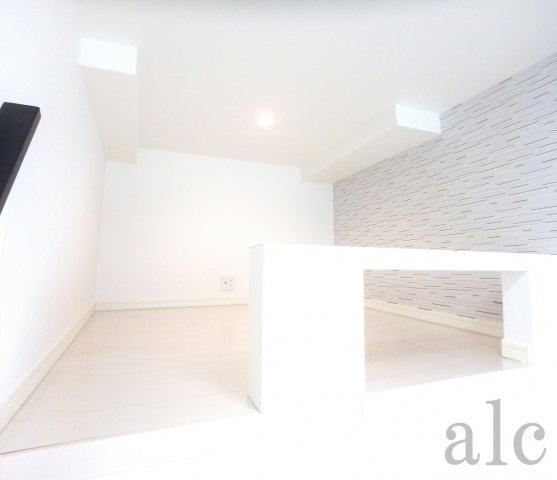 シャルムメゾン阿佐谷の設備|天井高140センチの大型ロフト　寝室　テレビなども設置可能