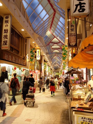 シャルムメゾン阿佐谷の周辺|阿佐ヶ谷駅南口にのびる、パールセンター商店街