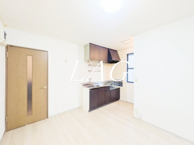 【居間・リビング】 | スカイシティー | 洋室のお部屋です。