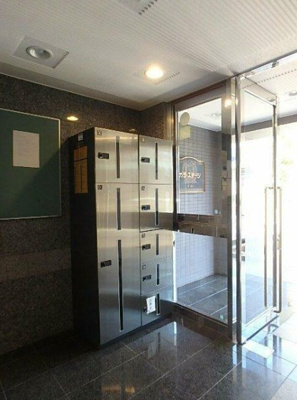 【エントランス】 | ガラ・ステージ目白