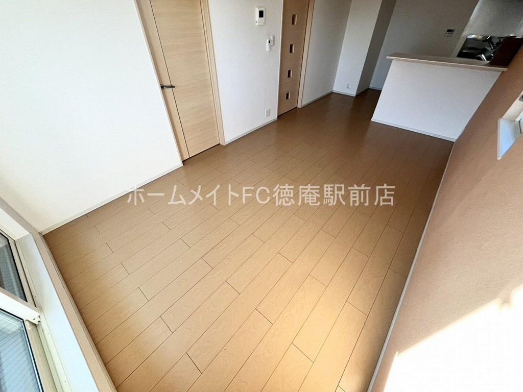 東大阪市三島２丁目のアパートの居間・リビング