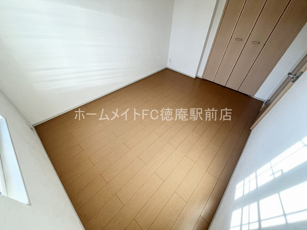 東大阪市三島２丁目のアパートの洋室