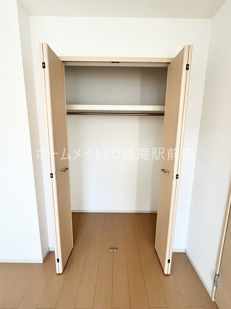 東大阪市三島２丁目のアパートの収納