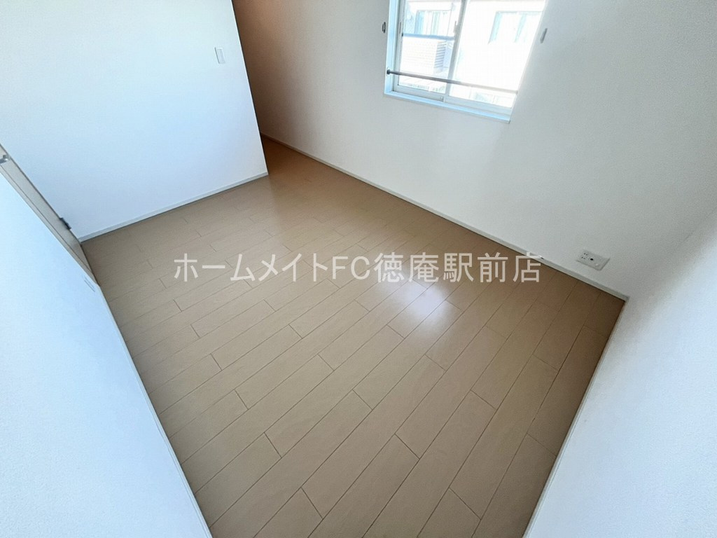 東大阪市三島２丁目のアパートの洋室