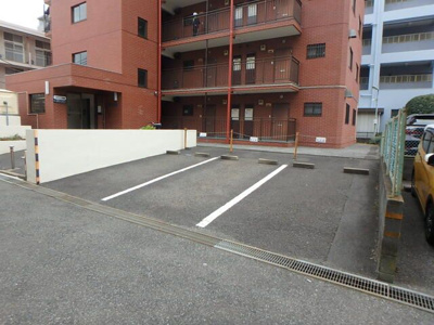 【駐車場】 | ベルフィーヌ船橋