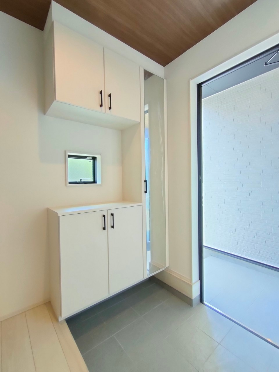 三郷市　戸ケ崎1丁目　新築戸建　　全1棟の玄関|施工例です