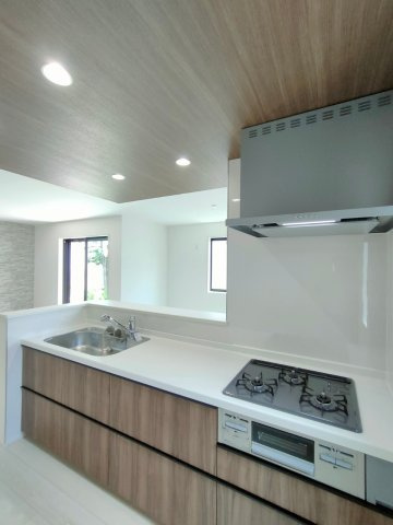 三郷市　戸ケ崎1丁目　新築戸建　　全1棟のキッチン|施工例です