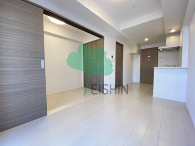 【居間・リビング】 | サニークレスト須崎町 | アレンジ自由自在の広々空間です！