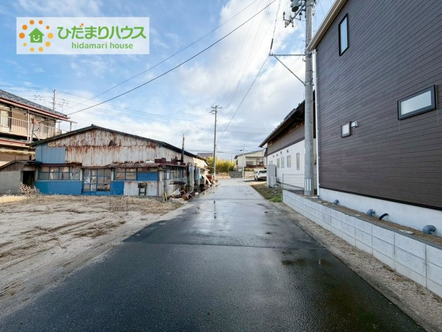 本宮市本宮千代田　第3　4号棟の前面道路含む現地写真|小学校が近く、お子様の通学も安心ですね☆彡