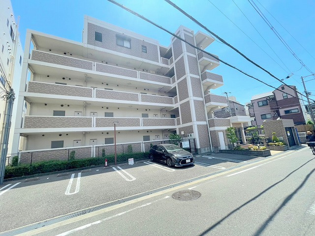 プラシードの外観