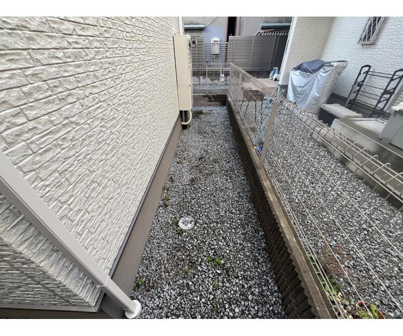 東大阪市玉串町東2丁目戸建貸家の庭