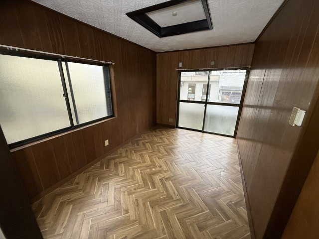 夕陽ヶ丘戸建の居間・リビング