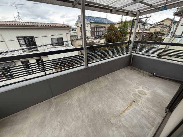 夕陽ヶ丘戸建のバルコニー