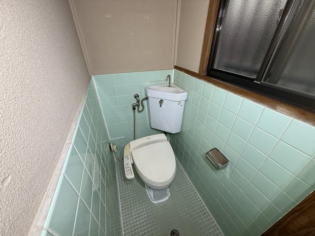 夕陽ヶ丘戸建のトイレ