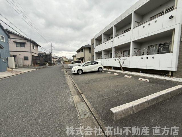 Den.Den星ヶ丘の駐車場