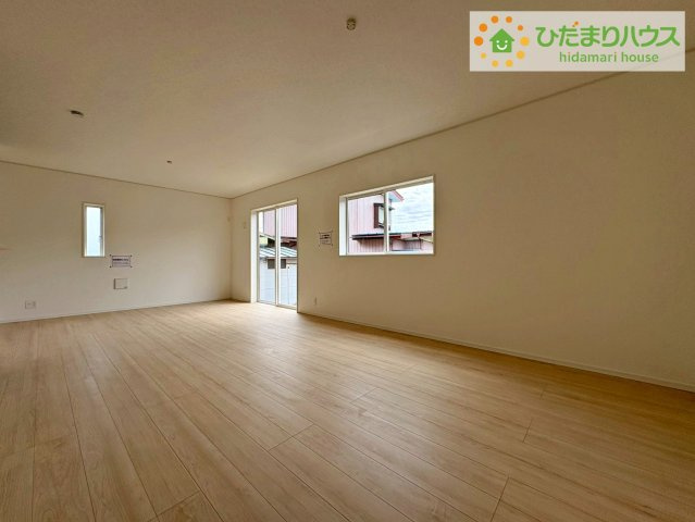 東海村村松第4　新築戸建の居間・リビング|お子様が元気に遊べる広々としたリビングです。