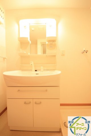 グラン・アビタシオンの独立洗面台|※類似部屋