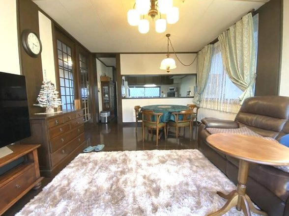 大網白里市北今泉　中古戸建の居間・リビング|ミサワホーム施工軽量鉄骨　ルーフバルコニーウッドデッキ付き 白里海岸まで車約8分 自然豊かな環境