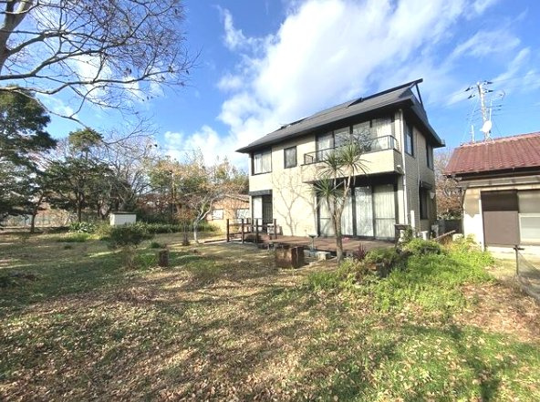 大網白里市北今泉　中古戸建の外観|ミサワホーム施工軽量鉄骨　ルーフバルコニーウッドデッキ付き 白里海岸まで車約8分 自然豊かな環境