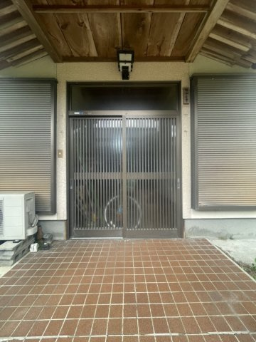 日奈久山下町戸建ての玄関