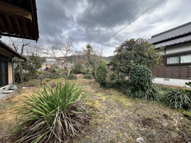 日奈久山下町戸建ての庭