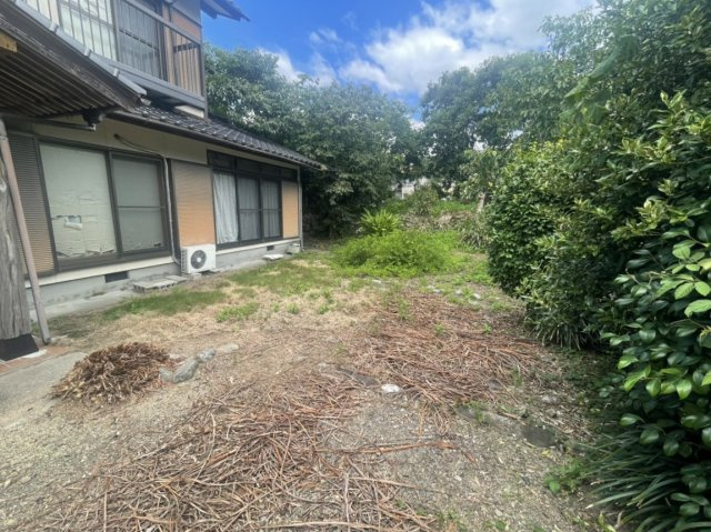日奈久山下町戸建ての庭