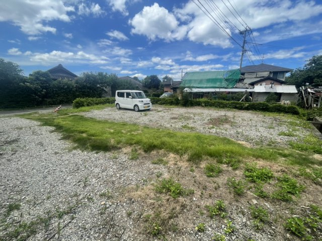日奈久山下町戸建ての駐車場