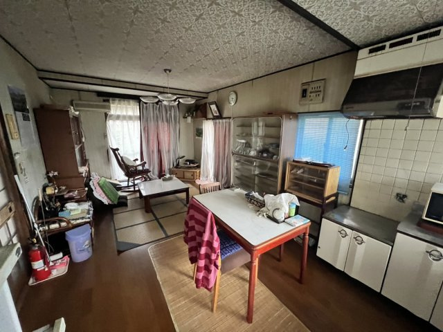 日奈久山下町戸建ての居間・リビング