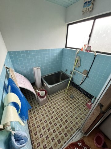 日奈久山下町戸建ての浴室