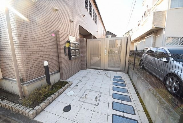 エルメゾン府中のエントランス