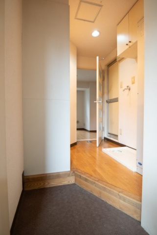 パールマンション白山の玄関